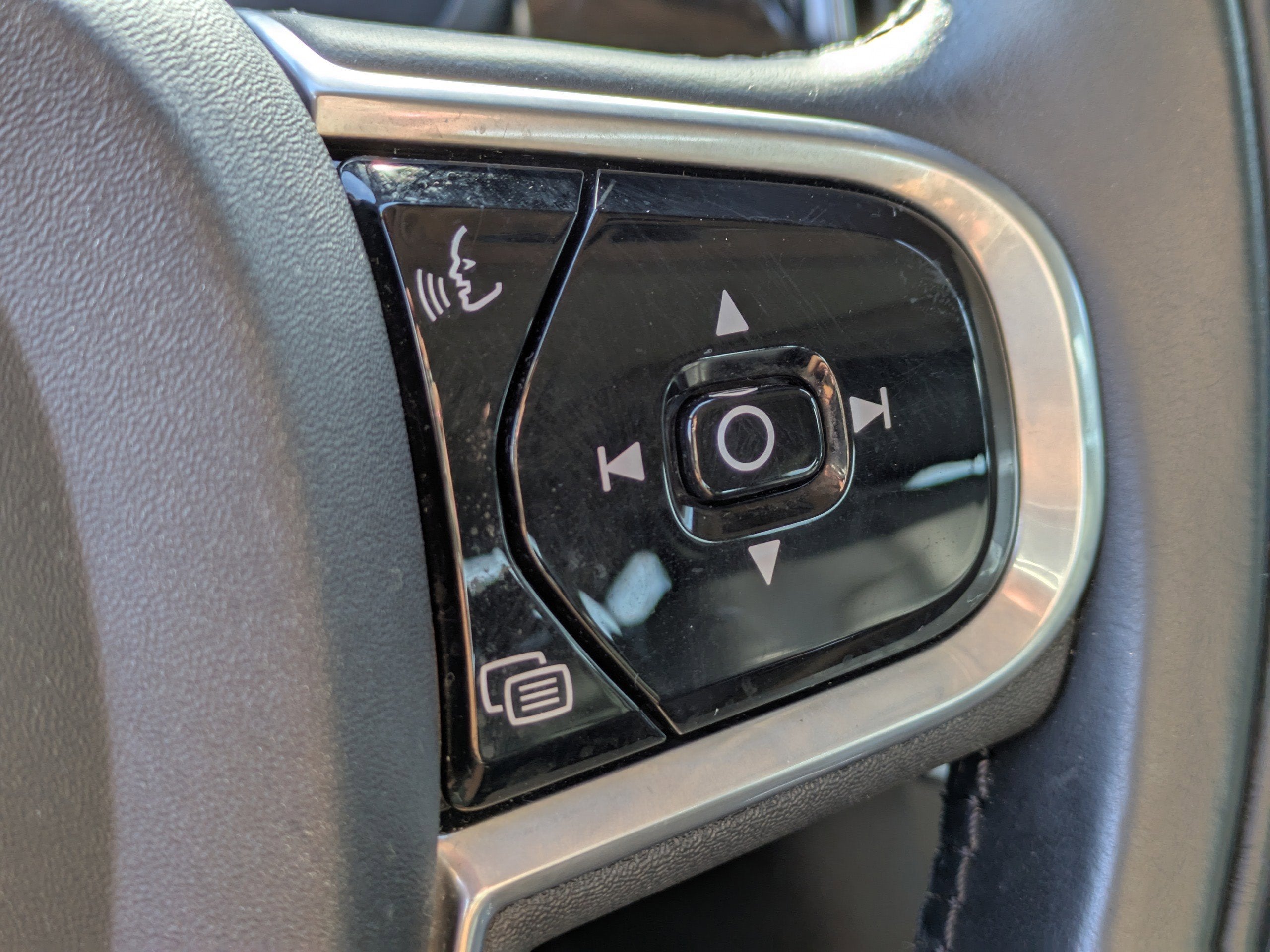 2018 Volvo S90 Momentum