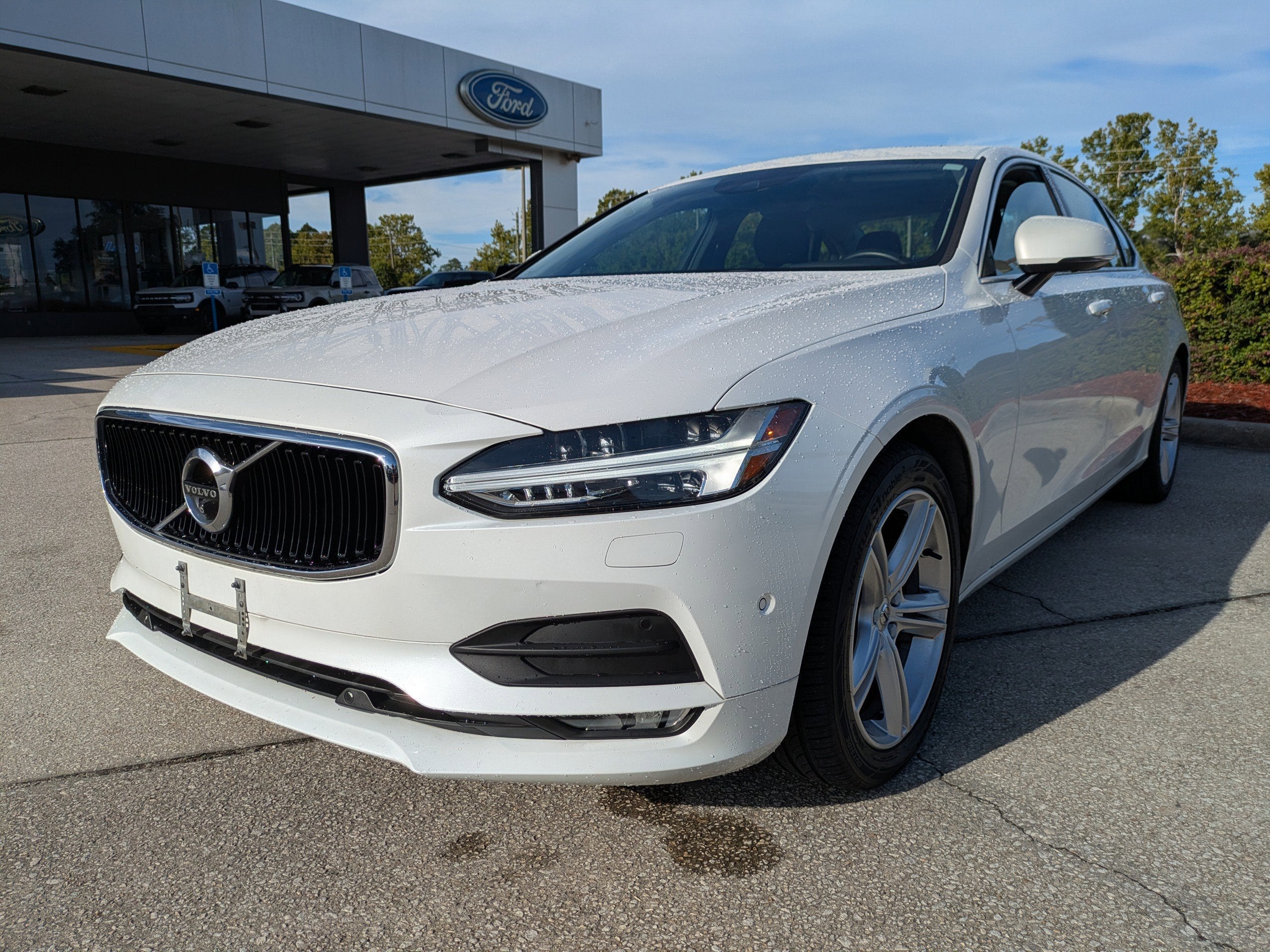 2018 Volvo S90 Momentum